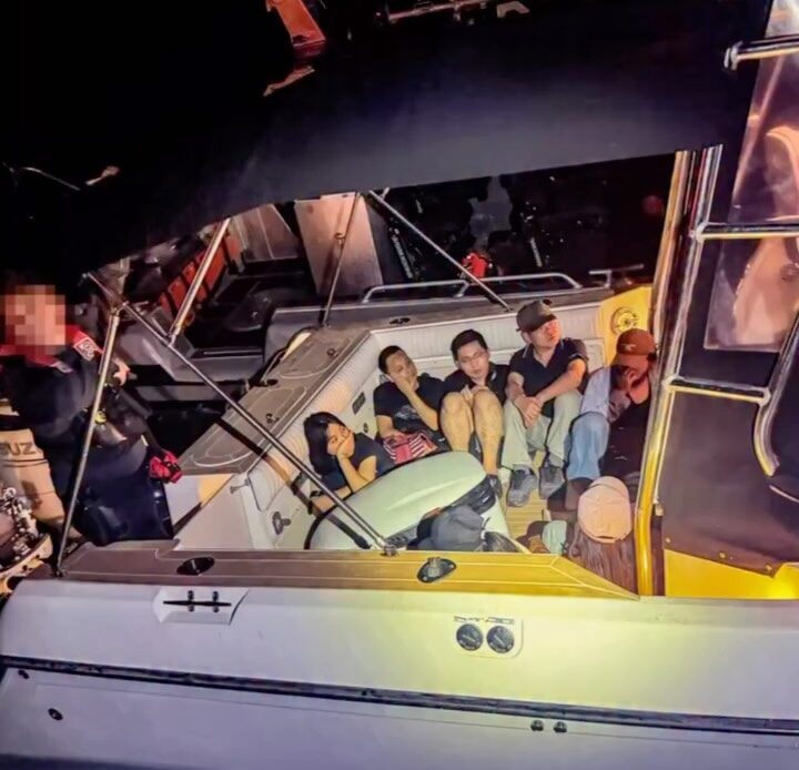 Guardia Costera de Florida Intercepta 23 Migrantes, Incluyendo Ciudadanos Chinos, Ecuatorianos y un Dominicano