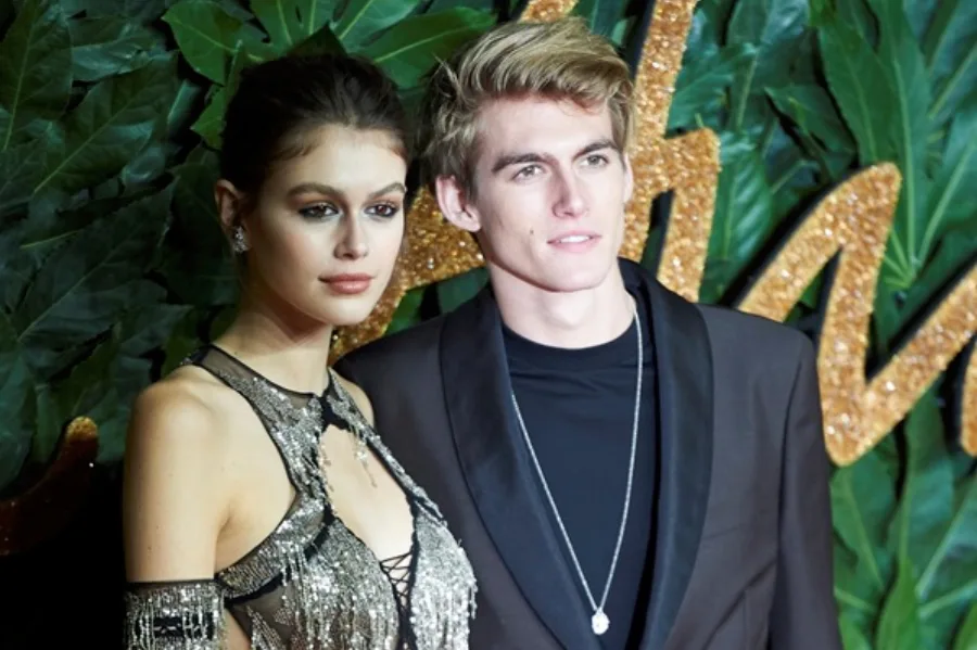 Investigan posible sobredosis en el fallecimiento de Presley Gerber, hijo de Cindy Crawford