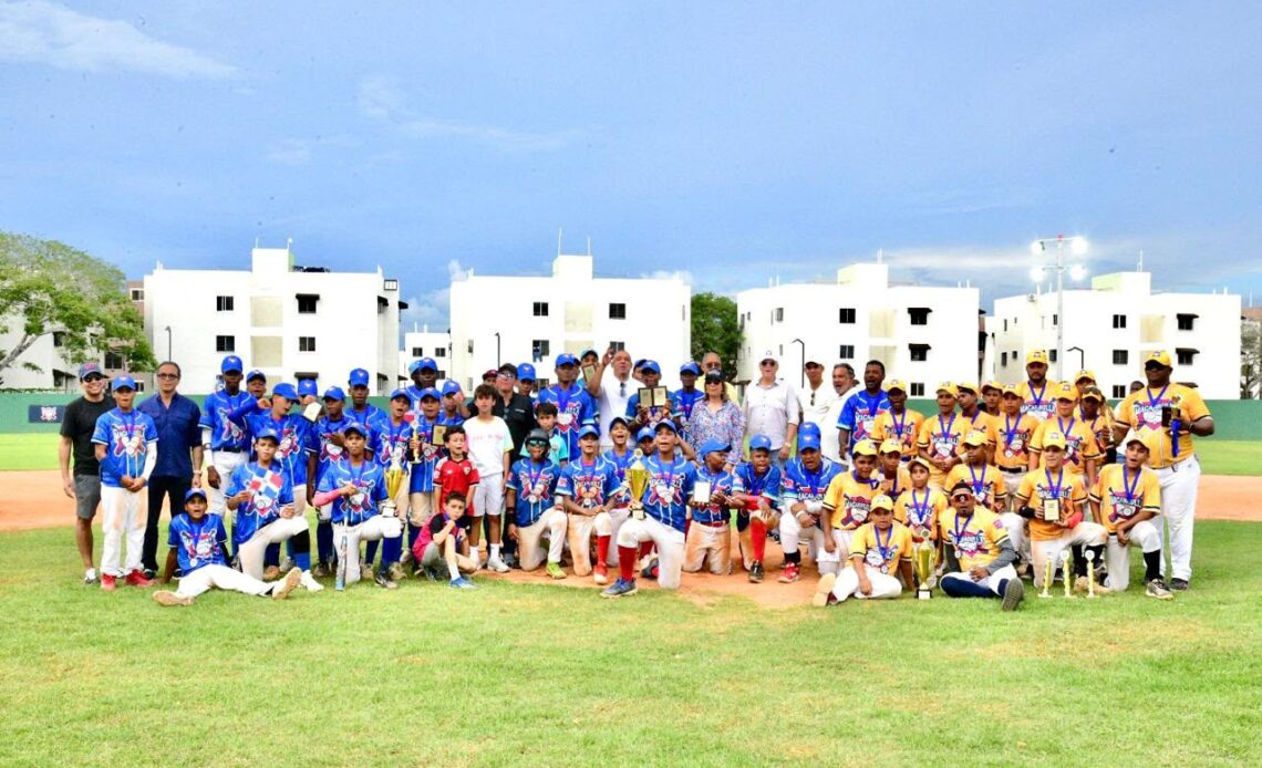 Academia Los Vecinitos de Ciudad Juan Bosch Conquista la Copa Macarrulla 2026