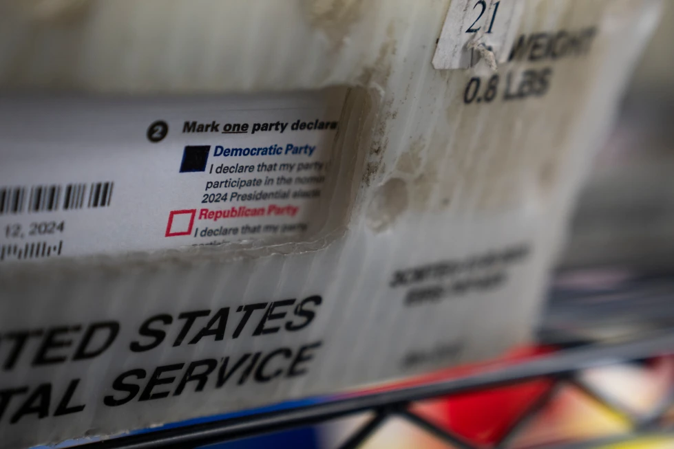 Jueza Federal Sostiene Restricción a la Orden de Trump sobre el Voto Postal