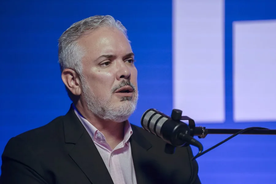 Iván Duque Elogia Desempeño de Abelardo de la Espriella en su Primer Mes de Gobierno