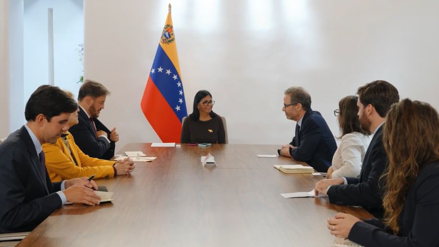 Delcy Rodríguez recibe a Human Rights Watch en Venezuela tras un largo periodo de ausencia