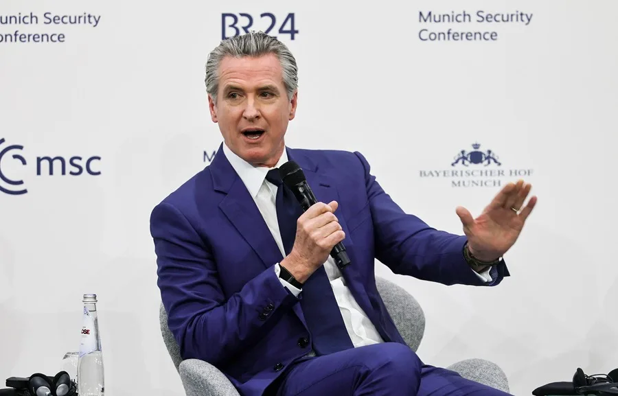 Gavin Newsom No Contenderá por la Presidencia de EE. UU. en 2028 si Kamala Harris se Presenta