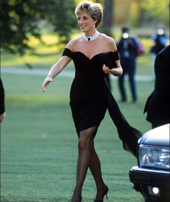 El icónico ''vestido de la venganza'' de Lady Di será subastado tras 30 años