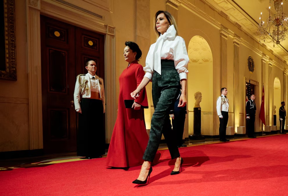 Contrastes de Estilo: Melania Trump y Peng Liyuan en la Gala de la Casa Blanca