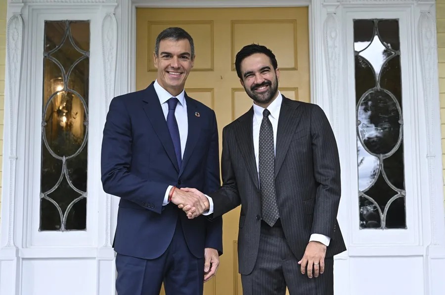 Mamdani y Sánchez aluden a los desafíos de la izquierda con metáfora baloncestística
