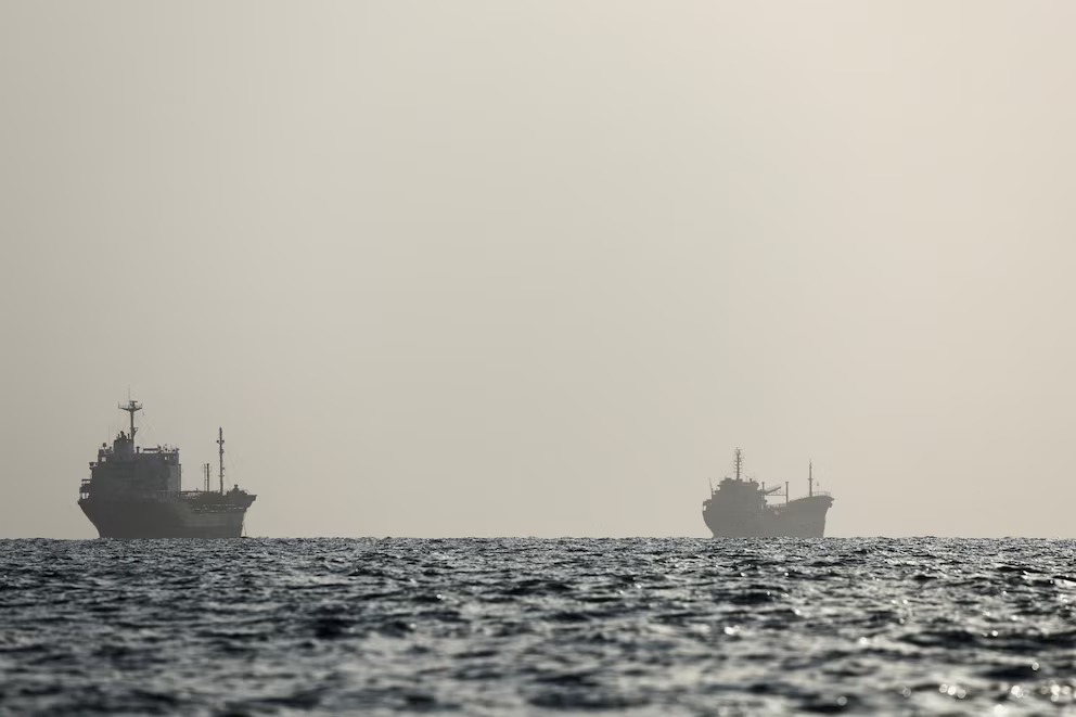 EE.UU. Anuncia Nuevas Sanciones Contra Irán y Estrategia para Disminuir Dependencia del Estrecho de Ormuz
