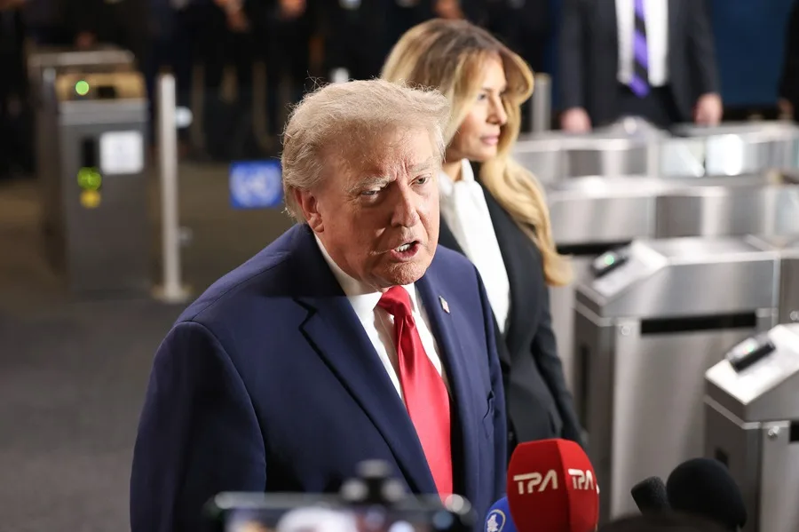 Donald Trump Reprende a Periodista de CNN al Llegar a la ONU