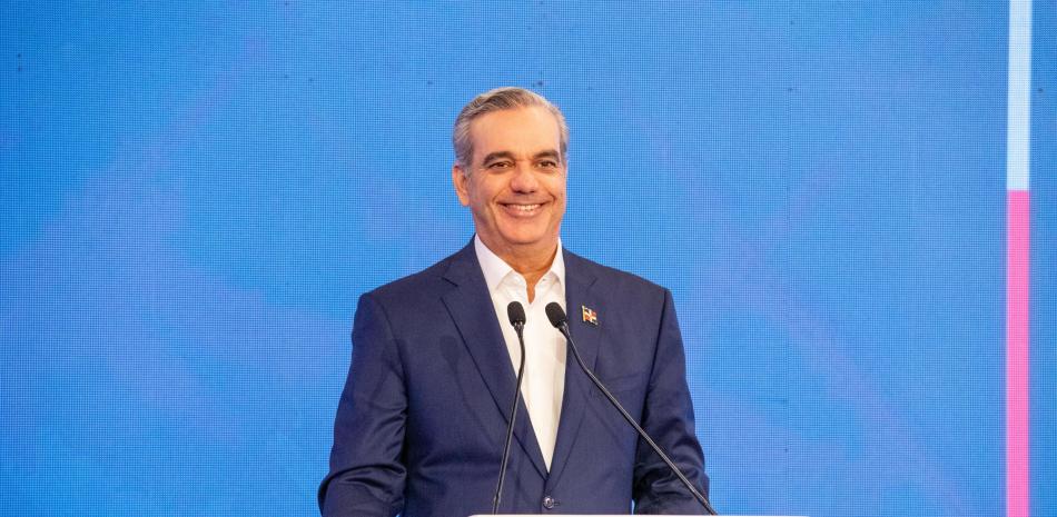 Presidente Abinader Asiste a Encuentro Nacional por el Día de la Biblia