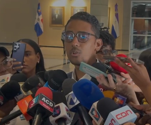Detienen a Familiares de Exempleado de Senasa, Ángel Luis Guzmán, tras Allanamiento