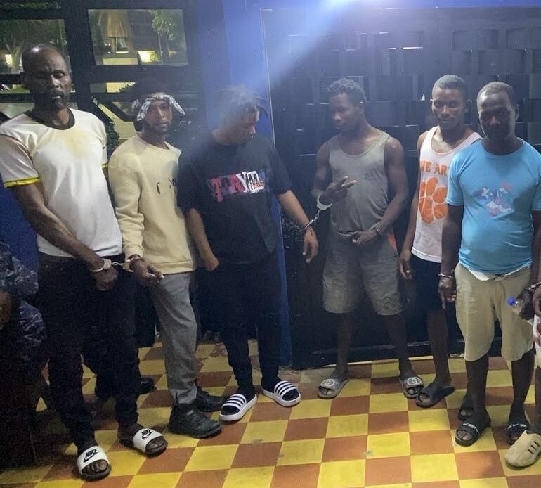 Detenidos 21 inmigrantes haitianos indocumentados en operativo de seguridad en Sánchez Ramírez