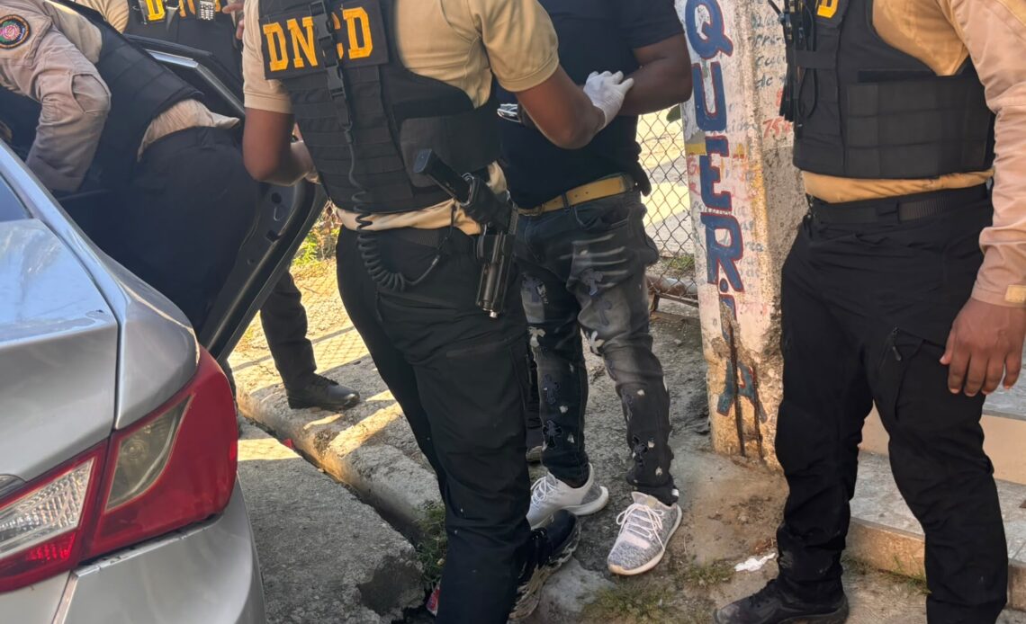 Operativos en el Gran Santo Domingo Resultan en 40 Detenidos y Gran Cantidad de Drogas Incautadas