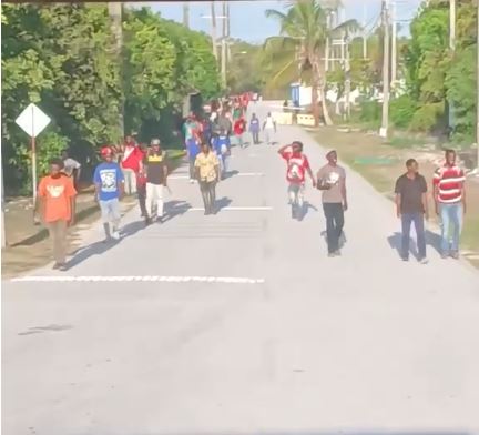 Residentes de Bávaro-Punta Cana Alertan sobre Migrantes Haitianos Pernoctando en Áreas Boscosas