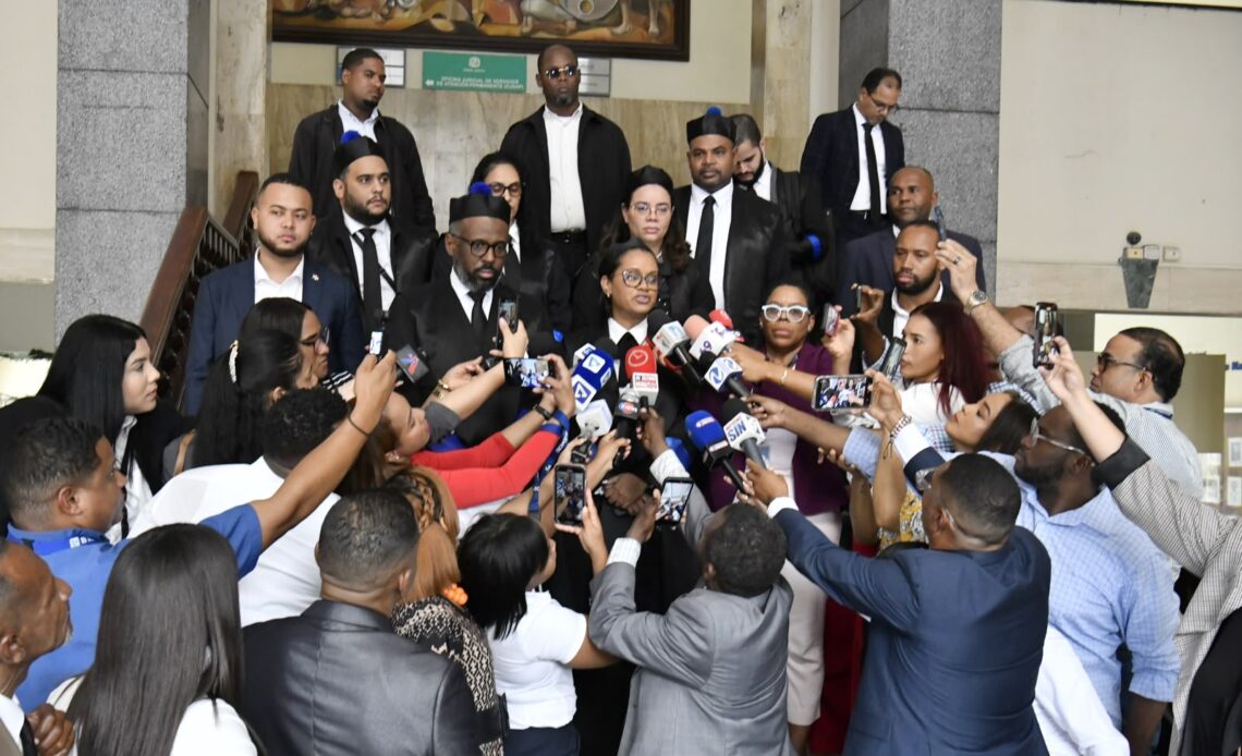 Caso SeNaSa 2.0-A: Defensas Solicitan Tiempo Adicional, Nueva Imputada se Presenta y Audiencia se Reprograma
