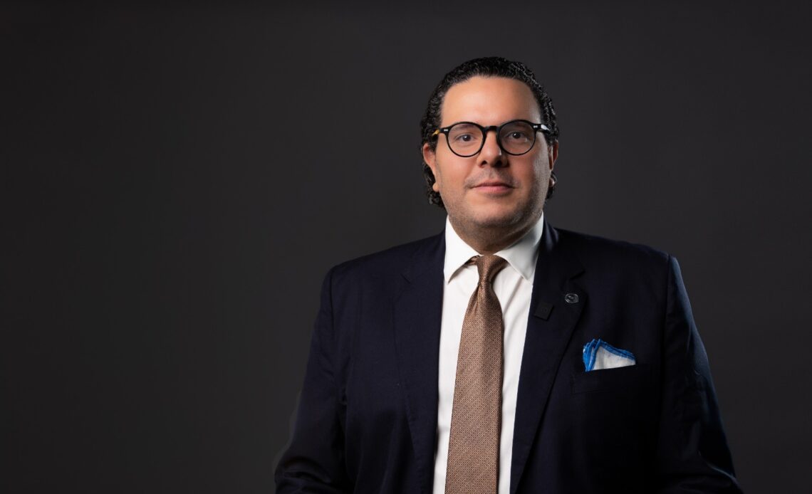 Víctor Cedeño Brea Asume la Superintendencia de Bancos por Designación Presidencial