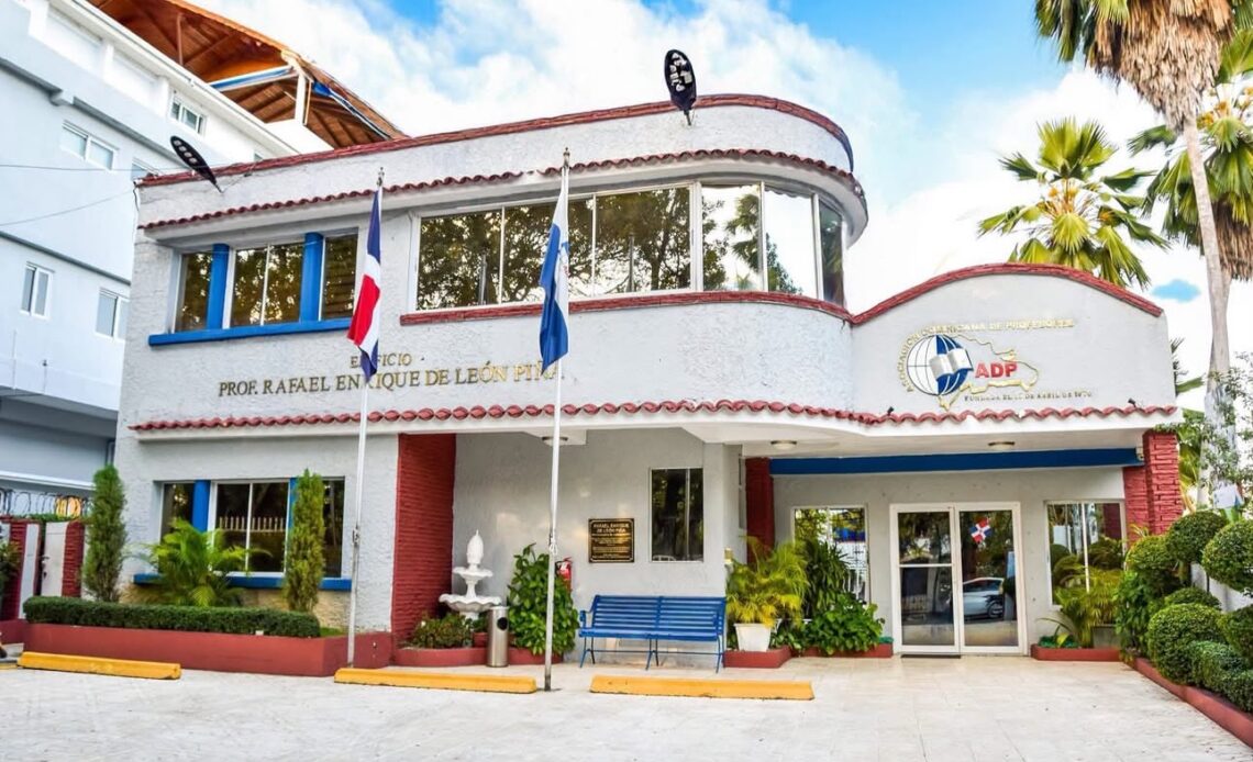 ADP Desmiente Adopción de Postura Respecto a la Enseñanza del Criollo en Centros Educativos