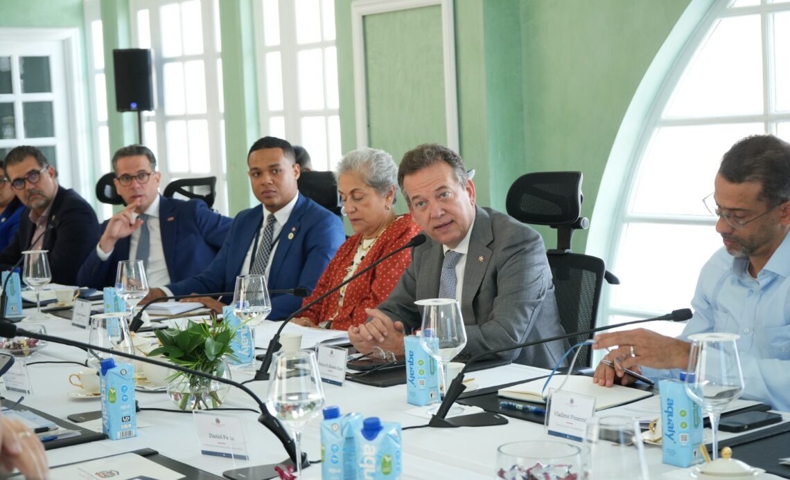 Canciller lidera reunión clave para la implementación de puertos secos en la frontera
