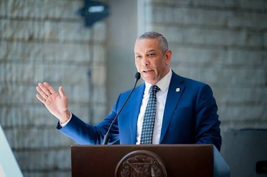 Senador Franklin Romero Demanda Investigación por Presuntas Violaciones de Derechos en Centros Penitenciarios Dominicanos