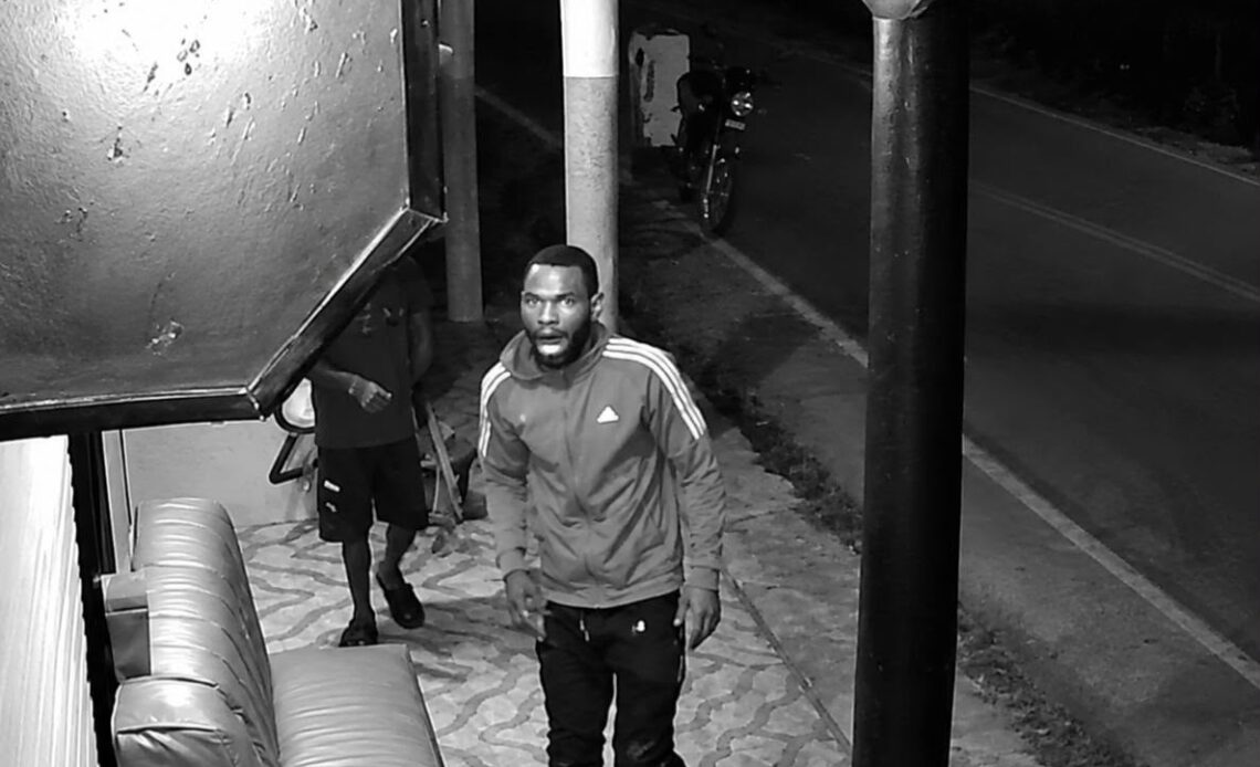 Detenido “Ratón” por presunto asalto a banca de lotería en Monte Plata