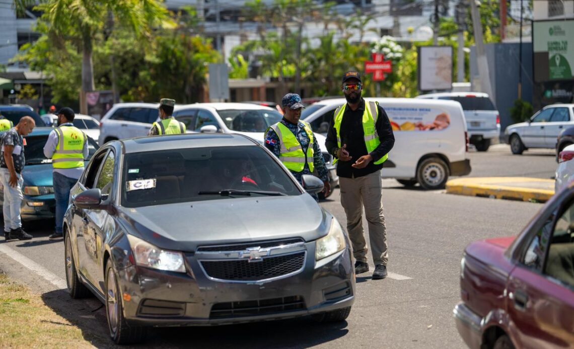 INTRANT y DIGESETT Realizan Operativos de Fiscalización en el Transporte Público de Santiago