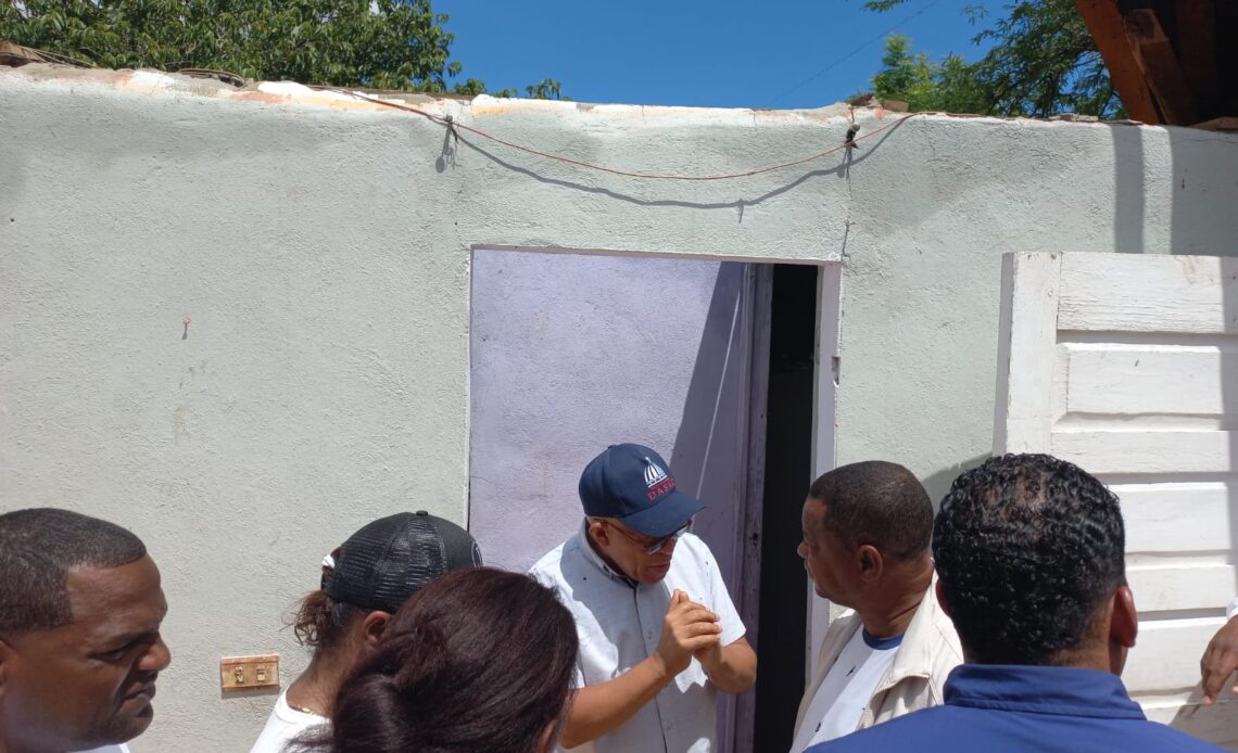 DASAC Brinda Alimentos e Inicia Reparación de Viviendas a Familias Afectadas por Temporal en San Juan de la Maguana