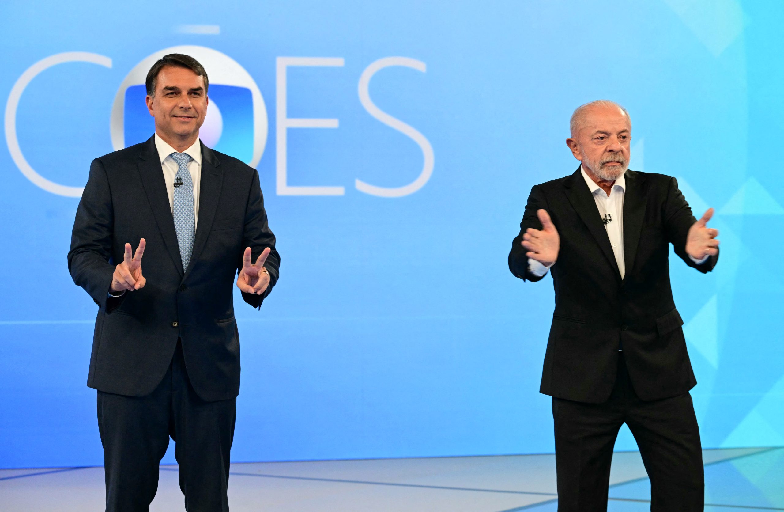 Flávio Bolsonaro Ofrece Disculpas a Lula tras Burlarse de su Discapacidad en Debate Presidencial