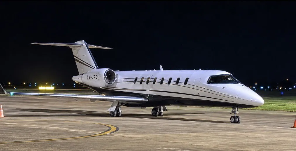 Flávio Bolsonaro viajó en aeronave vinculada a red de narcotraficante argentino investigado