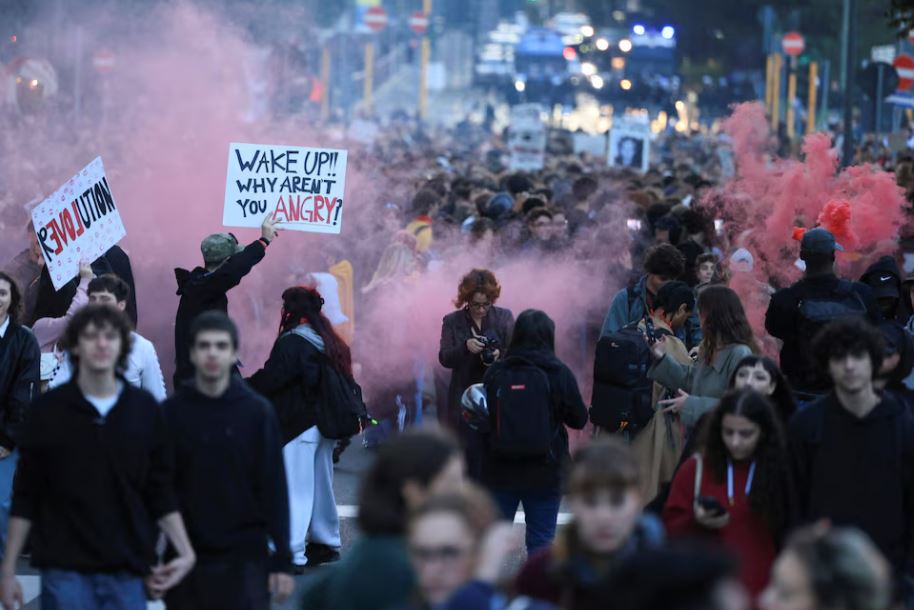 Italia Refuerza Medidas de Seguridad Ante Renovadas Manifestaciones Contra el Conflicto y la Inflación