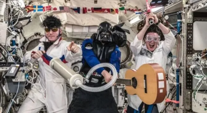 La NASA Revela los Ingeniosos Disfraces de Halloween de sus Astronautas en el Espacio