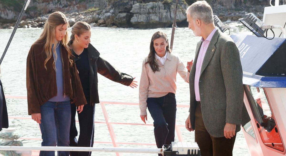 La Reina Letizia Sufre Caída Menor Durante Evento en Asturias