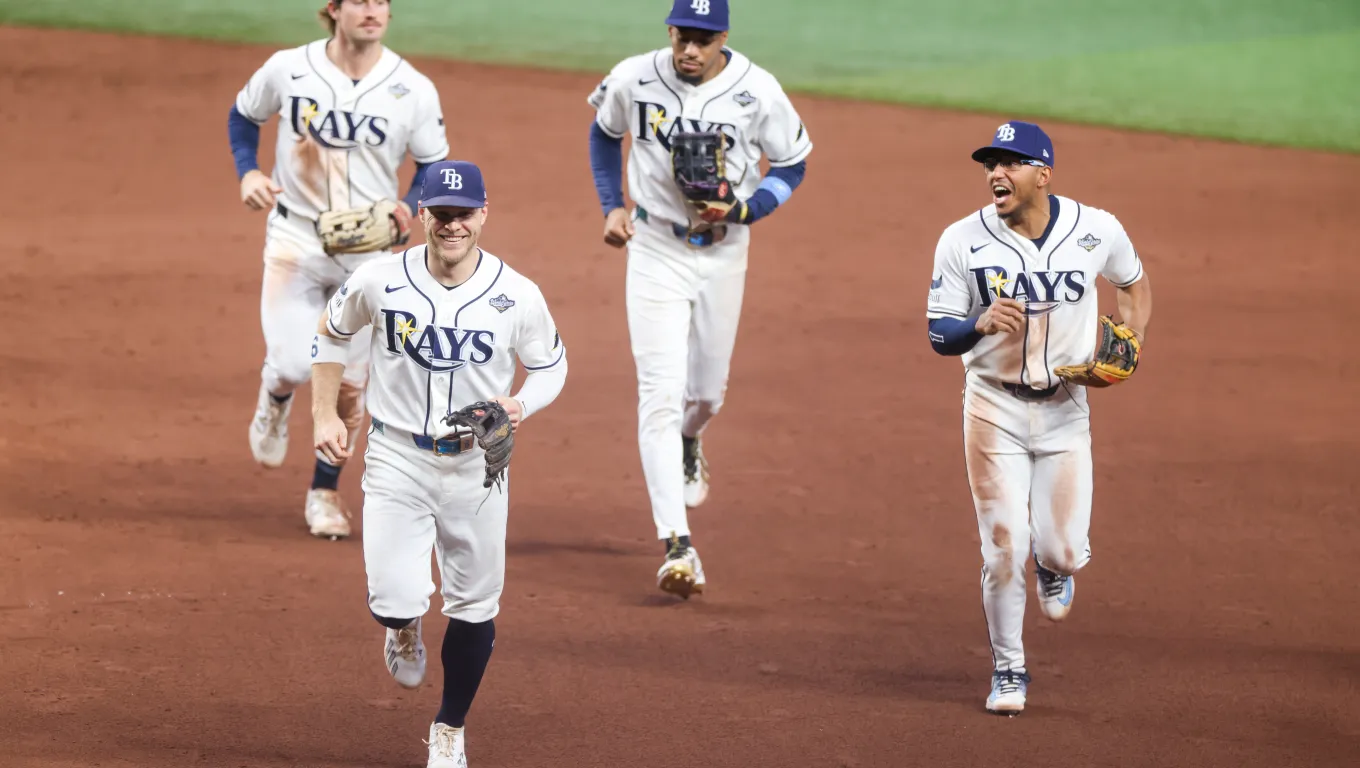 Tampa Bay Rays Remonta y Extiende la Serie Mundial contra los Cerveceros de Milwaukee