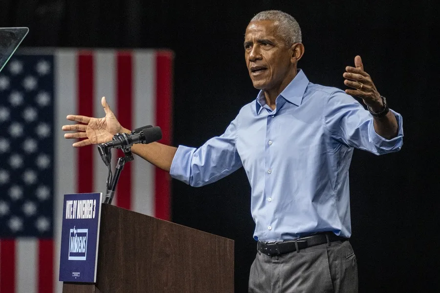 Obama Critica al Gobierno de Trump por Caos, Crueldad y Corrupción en Reunión de Campaña en Ohio