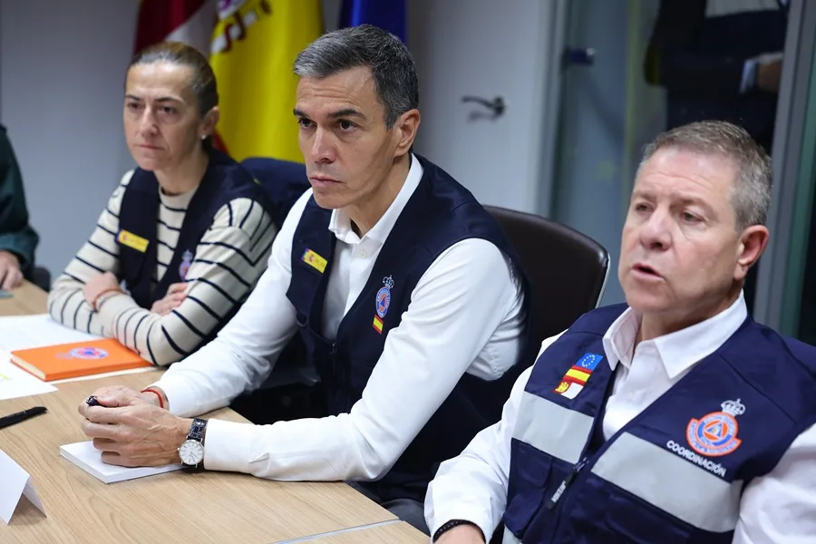Pedro Sánchez se compromete a investigar a fondo el accidente ferroviario de Toledo con 69 víctimas mortales