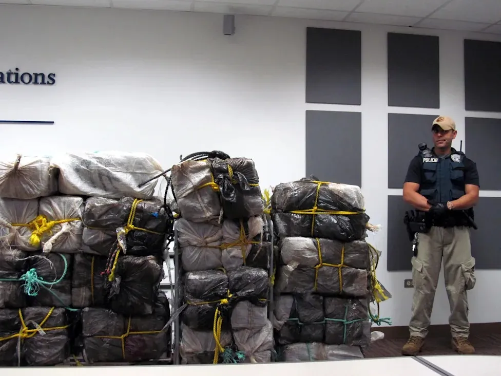 Autoridades Federales Incautan 98 Kilogramos de Cocaína al Norte de Puerto Rico