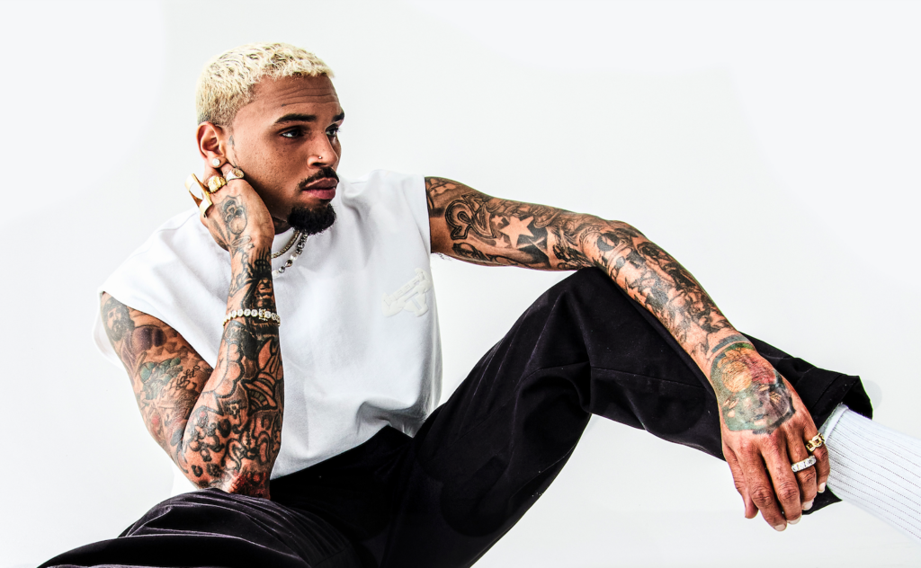 Chris Brown Recibe Sentencia Suspendida de Ocho Meses por Altercado en Londres