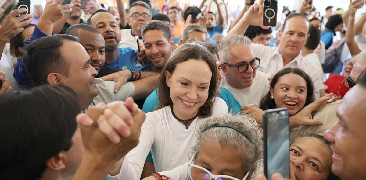 Entusiasta Bienvenida a María Corina Machado en su Retorno a Venezuela