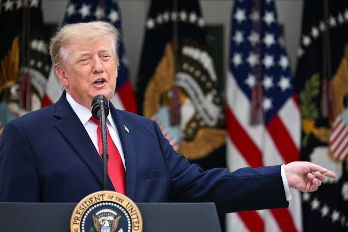 Trump Reitera Advertencias a Cuba en Periodo Pre-Electoral Estadounidense