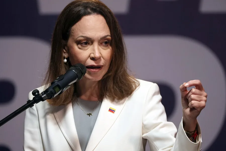 María Corina Machado Cuestiona la Capacidad del Gobierno para Reconstruir Venezuela