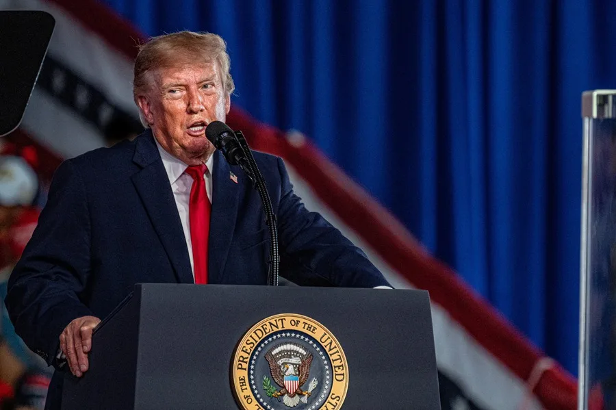 Donald Trump Declara haber sido ''Totalmente Exonerado'' y Vincula a Epstein con Demócratas