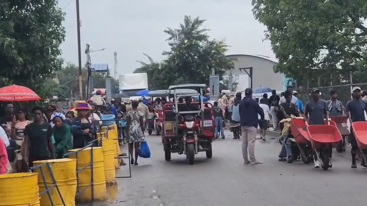 Disminución de Actividad Comercial en Mercado de Dajabón por Lluvias y Situación Haitiana