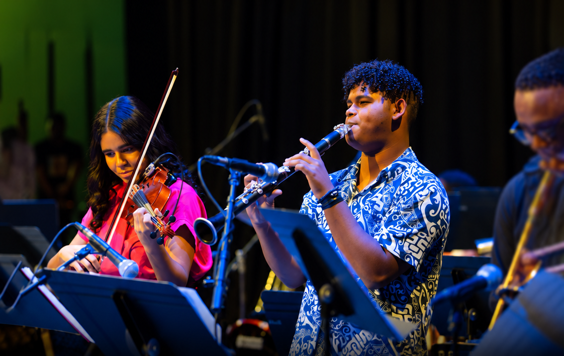Abierta convocatoria para jóvenes músicos en el programa Berklee en Santo Domingo 2027