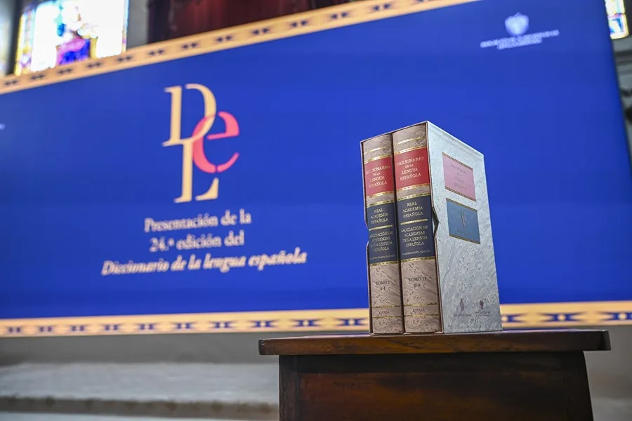 La Real Academia Española Incorpora Nuevos Términos al Diccionario, Reflejando Avances Tecnológicos y Sociales