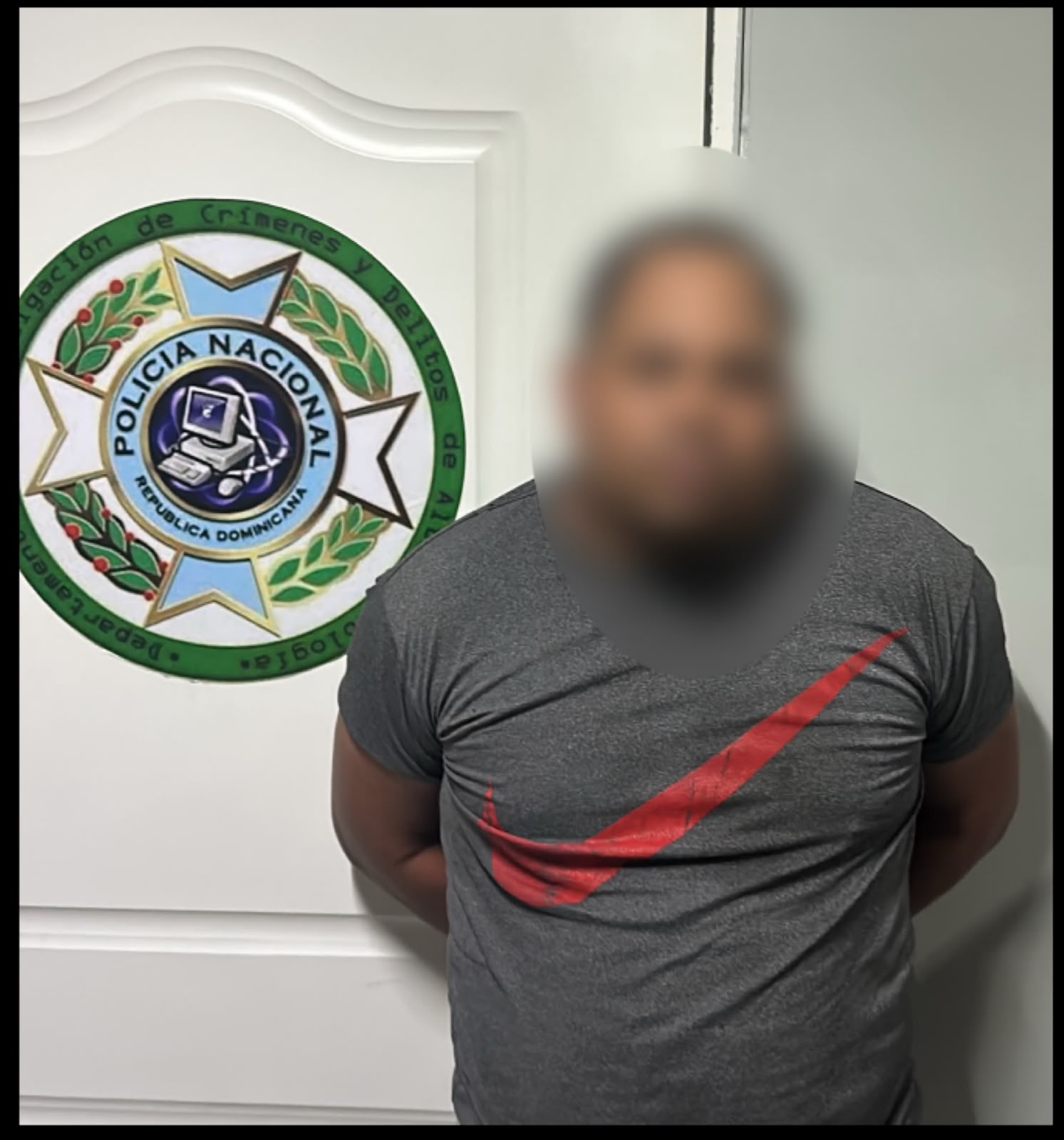 Arrestan a Individuo por Sospecha de Intercambio Fraudulento de Tarjetas en Cajeros de Santiago