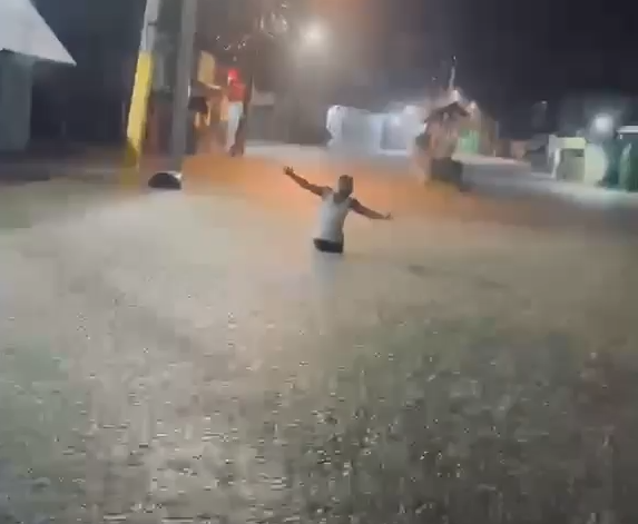 Intensas Inundaciones en Tamayo, Bahoruco, Impulsan Demanda por Sistema de Drenaje Pluvial