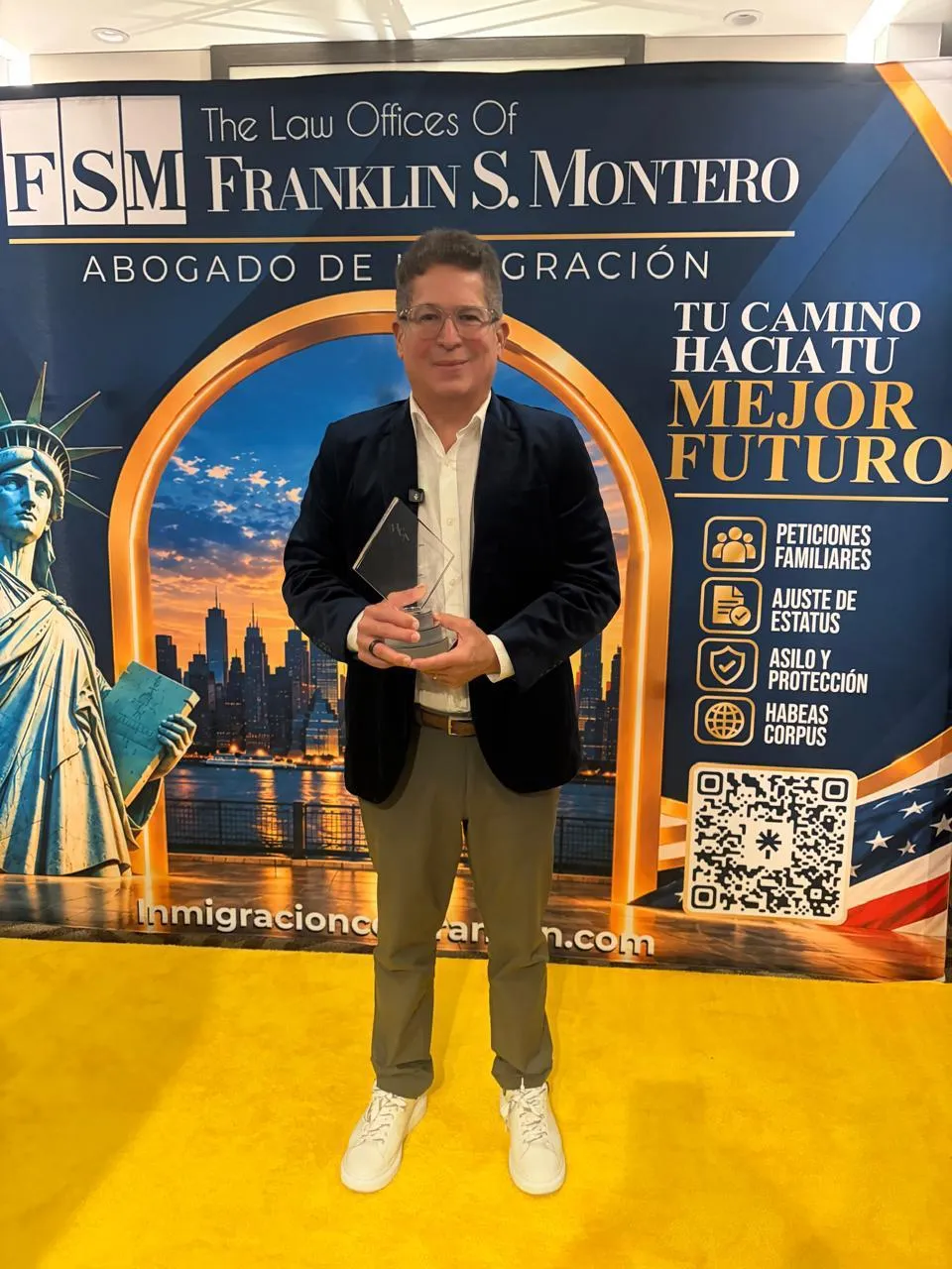 Iván Ruiz Recibe Distinción Global en Miami por "La Familia Espejo" y su Trayectoria Televisiva