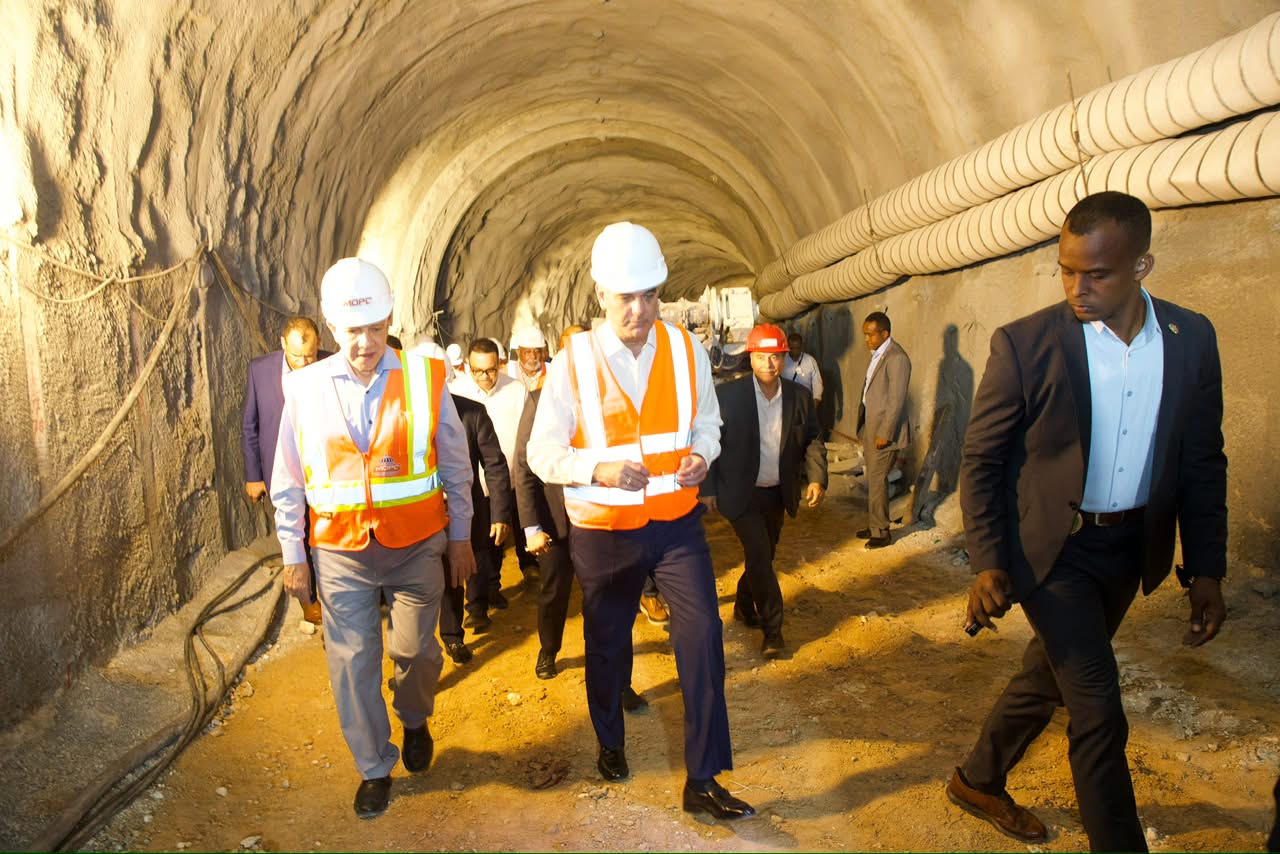 Presidente Abinader Satisfecho con el Progreso del Túnel Pluvial en Avenida Luperón