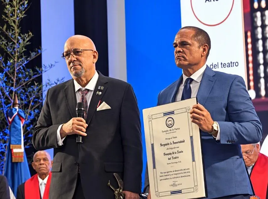 Giovanny Cruz Durán Honrado con la Exaltación al Pabellón de la Fama de Espaillat
