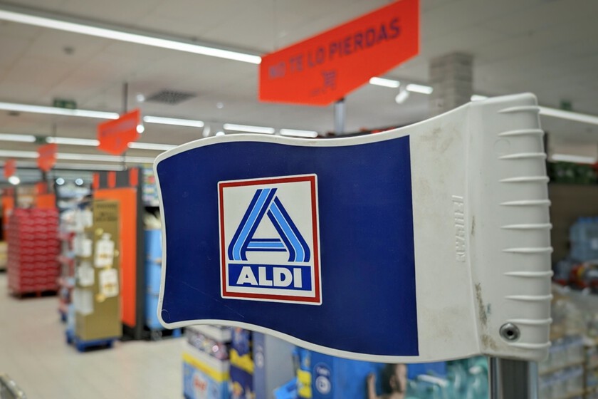 Aldi lanza un práctico adaptador 5 en 1 para solucionar la escasez de enchufes y puertos USB