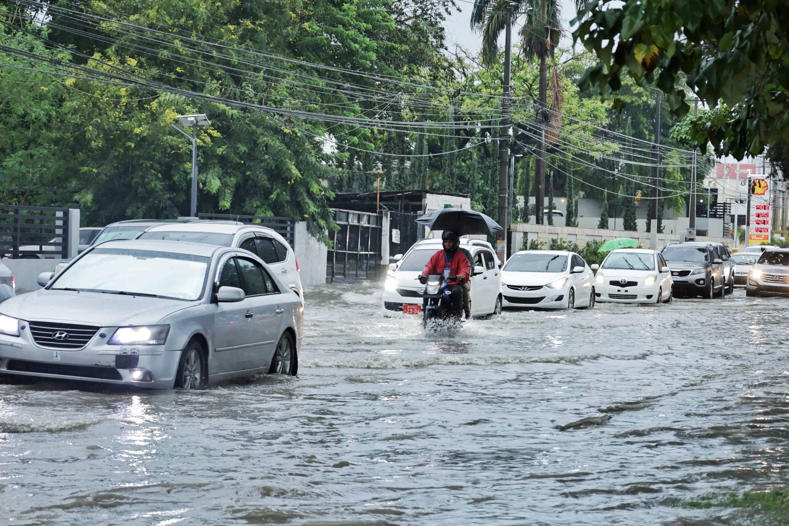 Meteorólogo Jean Suriel insta a la población a tomar precauciones ante pronóstico de lluvias intensas hasta el viernes