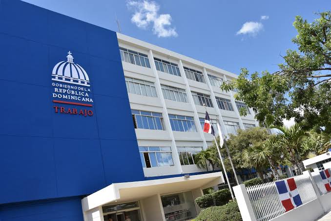 Autoridad Laboral Solicita Adaptabilidad para Trabajadores en Zonas con Alerta Meteorológica por Precipitaciones